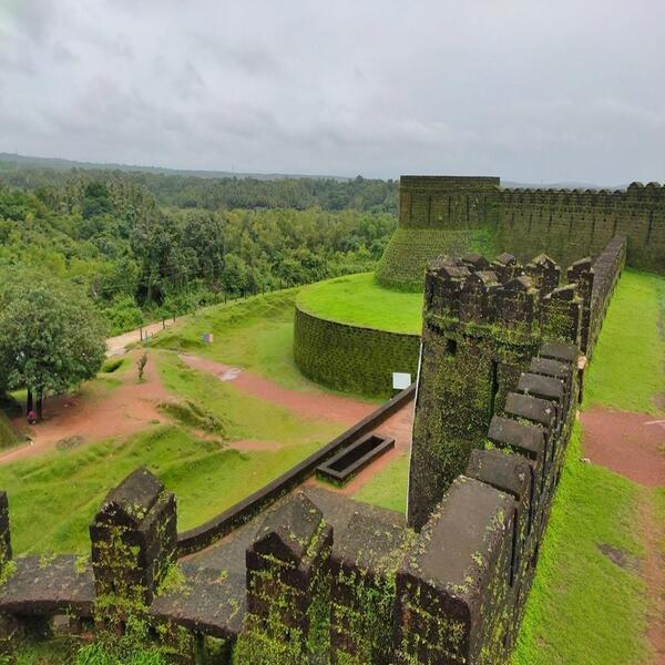 In the afternoon, take a short drive to explore this scenic fort with a nature walk and photo ops.
